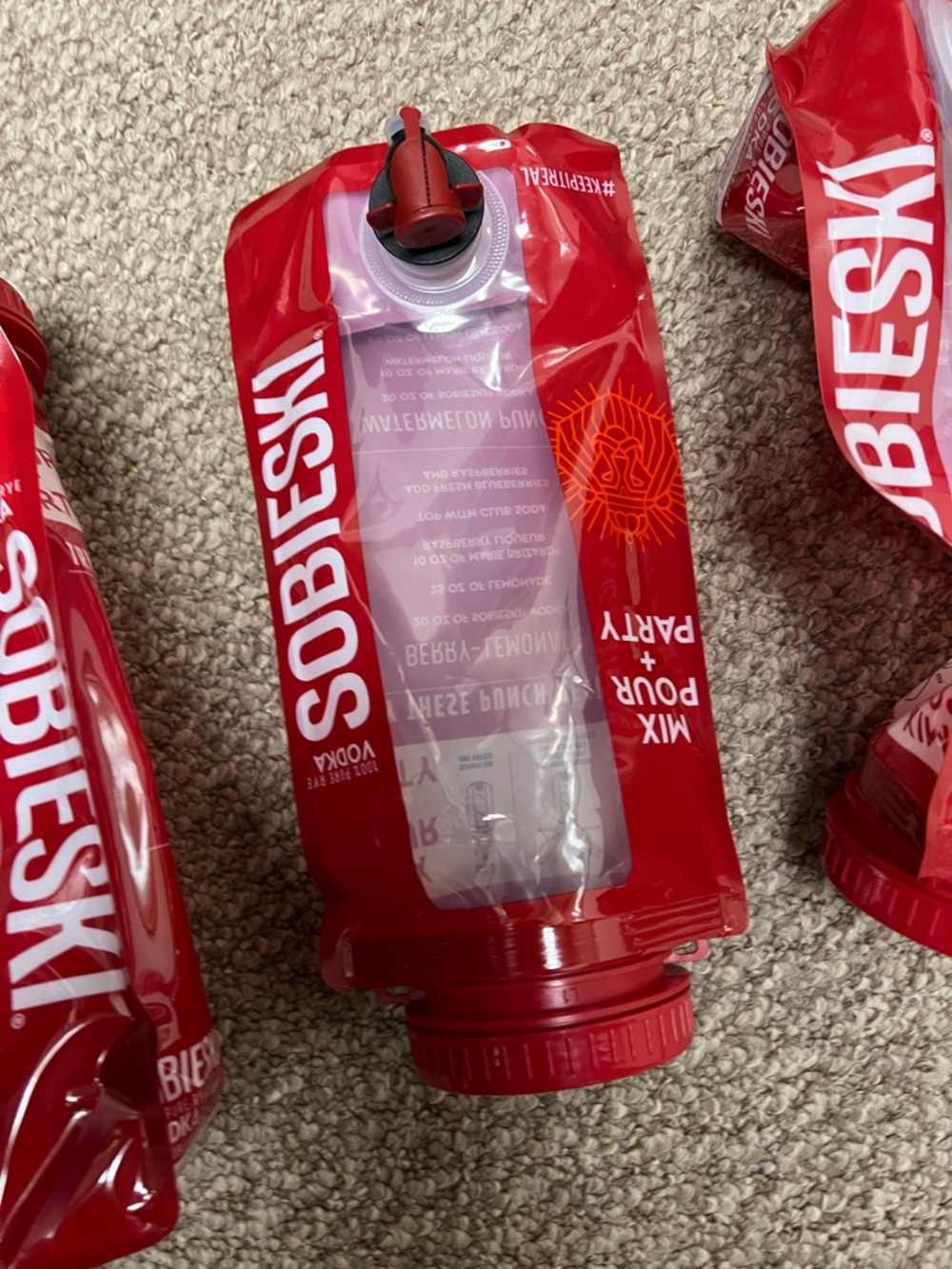 New 3 Red Portable Pour Spout Pouch - Reusable Party Drink Dispenser - Picture 3 of 9